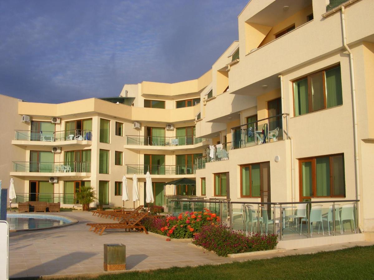 Privat Apartament Golf Coast Kavarna Eksteriør bilde