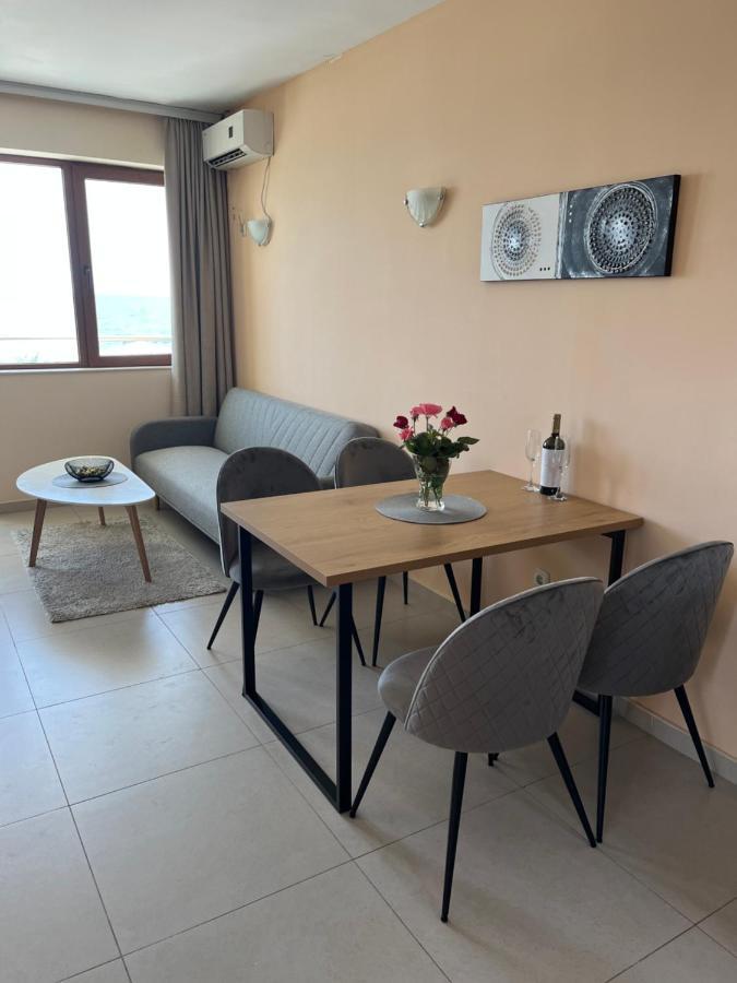 Privat Apartament Golf Coast Kavarna Eksteriør bilde